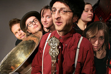 Nicht grunds&auml;tzlich klaustrophobisch: Die Band ?Shmaltz!