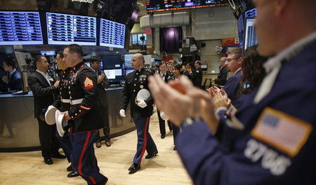 Applaus an der Wall Street: US-Militärangehörige am »Veteran's D...