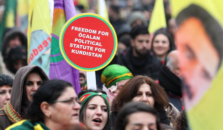 »Weder Anwälte noch Verwandte können Abdullah Öcalan besuchen, w...