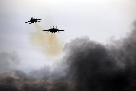 F-15-Kampfflugzeuge der israelischen Luftwaffe während eines Dem...