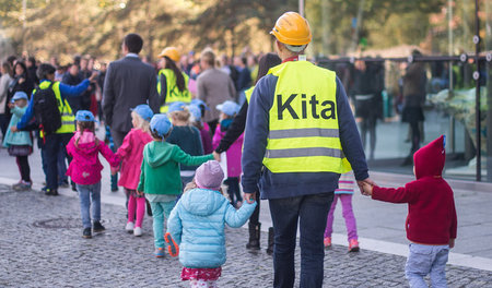 Ein Pädagoge und nur zwei Kinder – hier stimmt statistisch etwas...