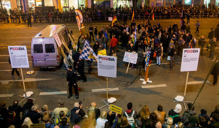Pegida-Aufmarsch in München am 9. November 2015, dem Jahrestag d...