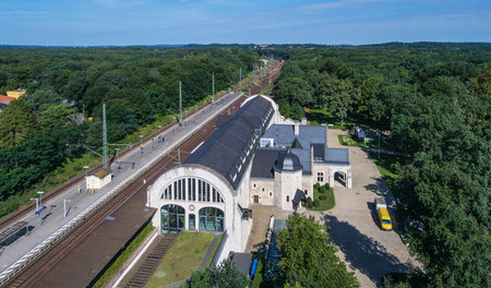 Haltepunkt Park Sanssouci mit Kaiserbahnhof in Potsdam