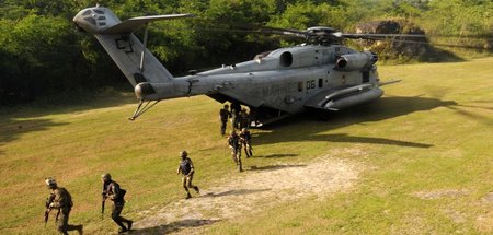 US-Marines und Einheiten der Streitkräfte der Dominikanischen Re...