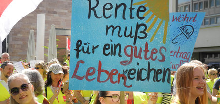 Streiken für gute Löhne und eine gute Rente: Aktion der Gewerksc...