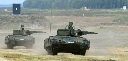 »Puma«-Schützenpanzer von Rheinmetall auf dem Erprobungsgelände ...