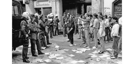 Klare Fronten: Räumung der Danckelmannstraße 45 in Berlin-Charlo...