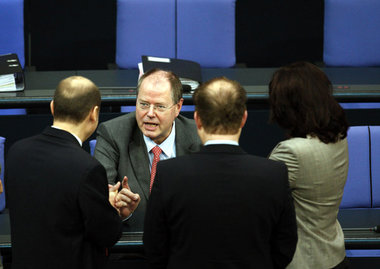 Finanzminister Peer Steinbrück(SPD) in seinem Element. In dieser... Finanzminister Peer Steinbrück(SPD) in seinem Element. In dieser...