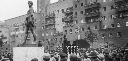 Eröffnung des Karl-Marx-Hofes am 12. Oktober 1930 in Wien