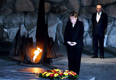 Welche »Wiedergutmachung«? Angela Merkel in der Holocaust-Gedenk...