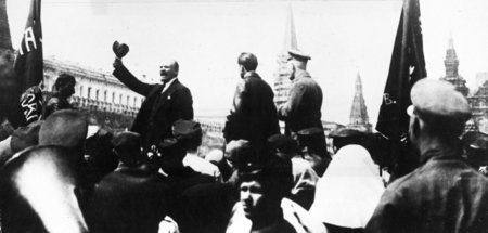 Moskau, 25. Mai 1919: Lenin spricht vor neu aufgestellten Einhei...
