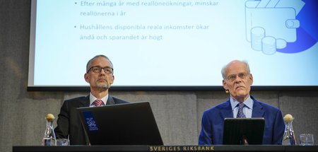 Abschied vom Nullzins: Riksbank-Chefs Jesper Hansson (l.) und St...