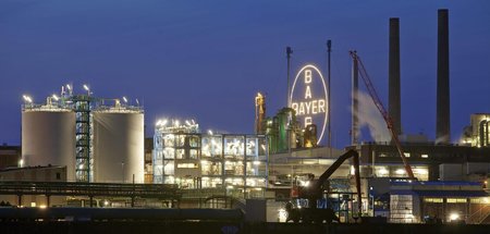 »Status der Unabdingbarkeit reklamiert«: Werk der Bayer AG in Le...