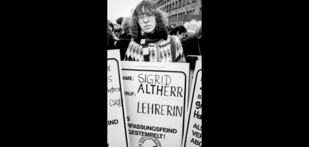 Demonstration gegen Berufsverbote am 2. Februar 1980 in Stuttgar...