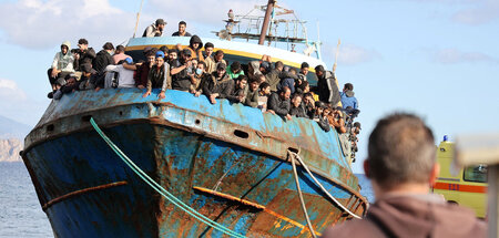 Flüchtlinge auf einem Fischkutter in Paleochora, Kreta (22.11.20...