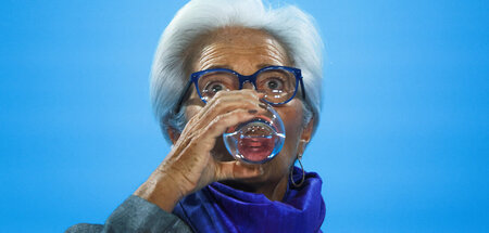 Noch ein Schluck: Zentralbank-Chefin Christine Lagarde bei der P...