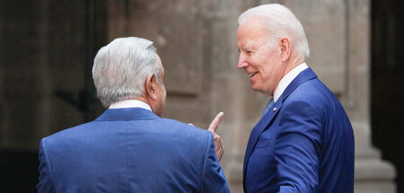 Versucht es noch freundlich: López-Obrador mit Biden beim Nordam...