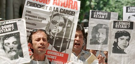 Gerechtigkeit jetzt. Pinochet in den Knast. Proteste für einen P...