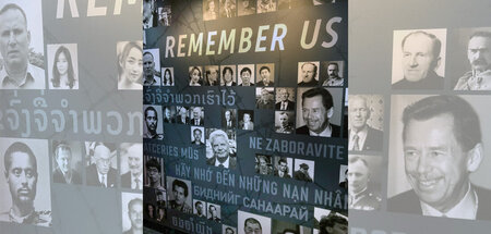 Gedenktafel für »Opfer des Kommunismus« im VOC-Museum in Washing...