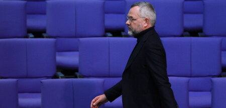 Ein Kühlschrank hier: Michael Roth im Bundestag (19.1.2024)