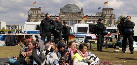 Proteste gegen die Räumung des Camps vor dem Reichstagsgebäude a...