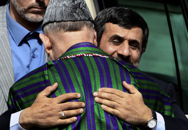 Herzlicher Empfang in Kabul: Afghanistans Präsident Karsai und s...