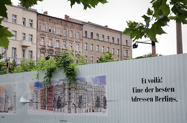 Der Bauboom im sogenannten In-Viertel Berlin Prenzlauer Berg
ist... Der Bauboom im sogenannten In-Viertel Berlin Prenzlauer Berg
ist...