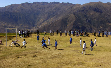 Patabamba bei Cuzco, Peru (links Iker Casillas)
