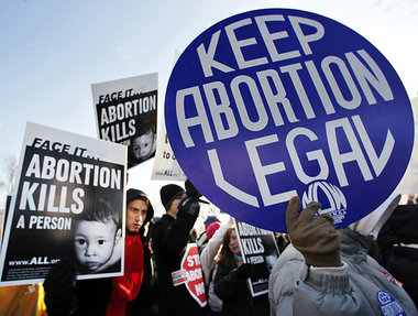 In den USA konfrontieren Abtreibungsgegner und -befürworter eina...