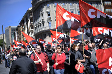 Spanier wehren sich gegen sozialen Abstieg: Maidemonstration in ...