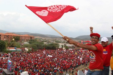 Zehntausende für Chávez in Coro