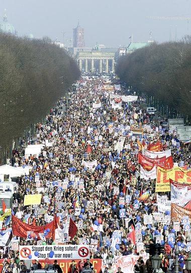 Nein zum Krieg &amp;ndash; Demonstration am 15. Februar 2003 in ...