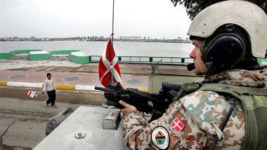 Dänische Truppenpatrouille im Januar 2005 im südlichen Irak: Wer...