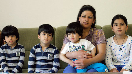 Ungewißheit in fünf Gesichtern: Bushra Raban mit ihren Kindern a...