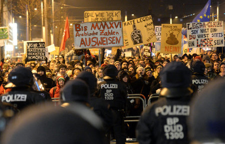 Lautstarker Protest gegen »Legida« in Leipzig