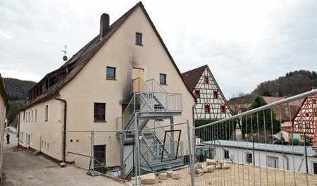 In diesen ehemaligen Gasthof in Vorra (Bayern) sollten Flüchtlin...
