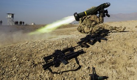 US-Soldaten trainieren den Abschuss von Raketen in Afghanistan (...
