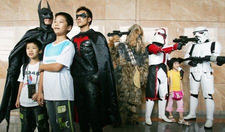 Westliche und östliche Popkultur kommen zusammen. Eine Comicmess...