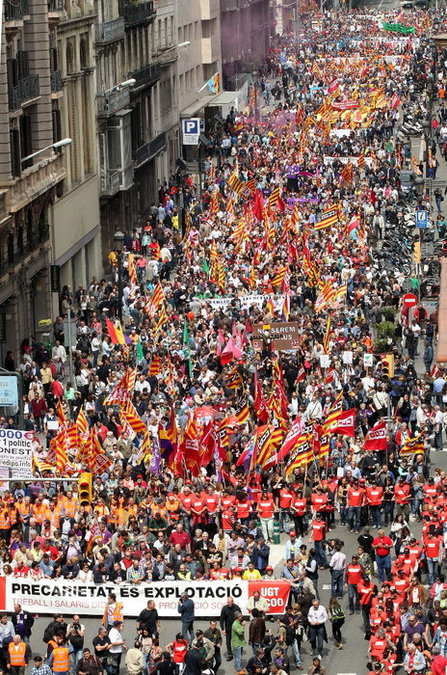 Maidemonstration der Gewerkschaftsbünde CCOO und UGT in Barcelon...