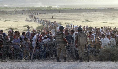 Krieg gegen Flüchtlinge. Türkisches Militär bewacht die Grenze z...