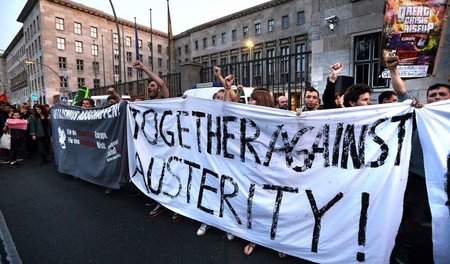 Zusammen gegen Austerität: Rund 1.200 Menschen protestierten am ...