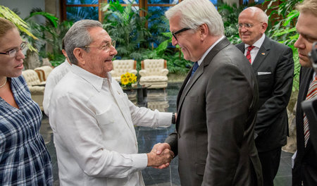 Kubas Präsident Raúl Castro (links) und Bundesaußenminister Fran...