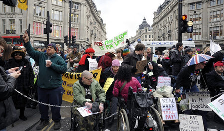 Demonstration von Behindertenaktivisten in der Oxford Street (20...