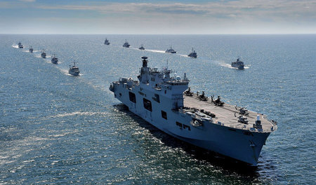 NATO-Manöver im Juni 2015 in der Ostsee: Hier fährt das britisch...