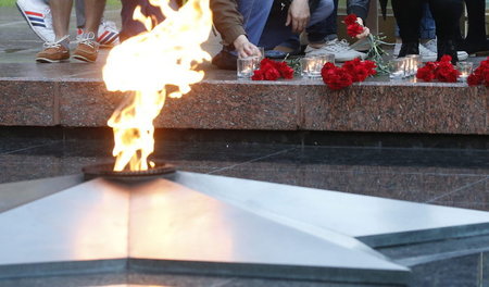 22. Juni 2015: Gedenken am Grab des Unbekannten Soldaten in Mosk...
