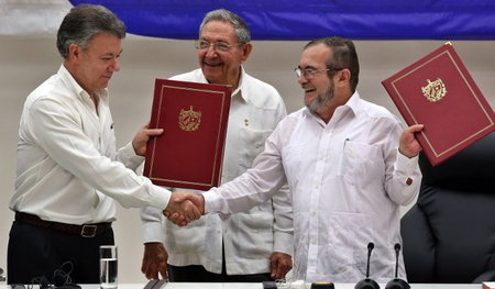 Kolumbiens Staatschef Juan Manuel Santos, Kubas Präsident Raúl C...