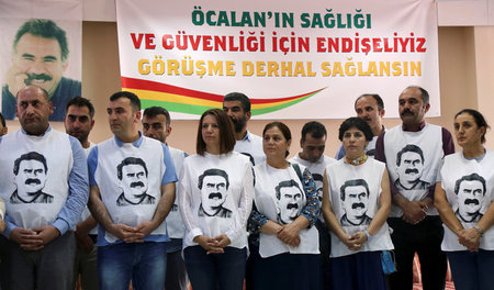 In Sorge um das Leben Abdullah Öcalans: Hungerstreikende Aktivis...