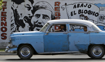 »Nieder mit der Blockade«: Wandgemälde in Kubas Hauptstadt Havan...