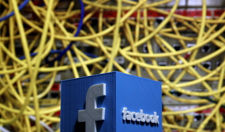 Datenstaubsauger: Facebook darf alle Daten und Metadaten seiner ...