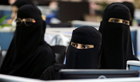 Was man in Saudi-Arabien unter »schwarzem Block« versteht: Fraue...